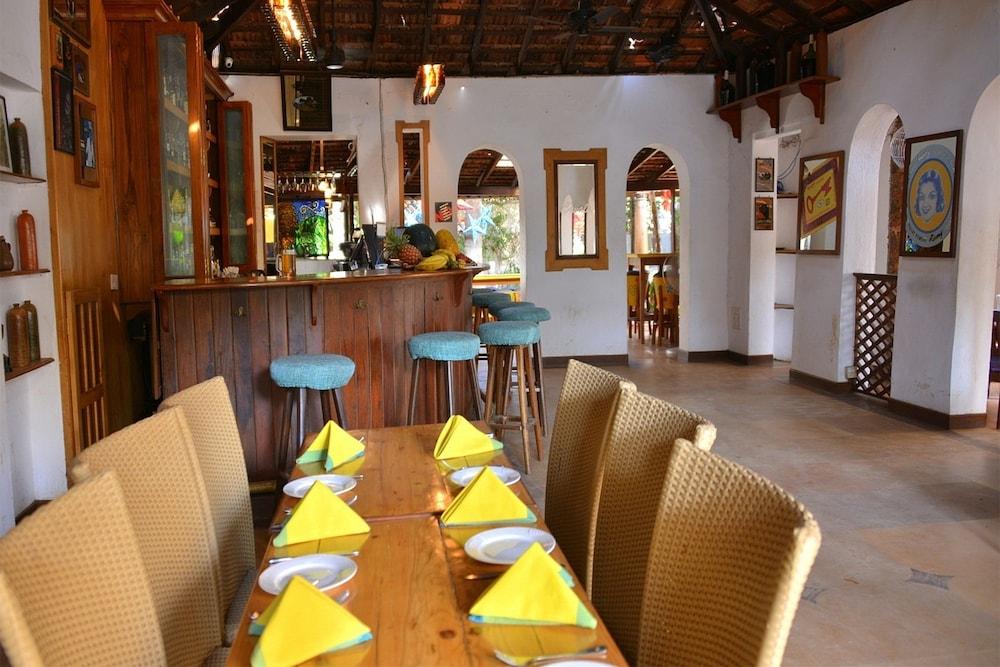 Cavala The Seaside Resort Baga Exterior photo