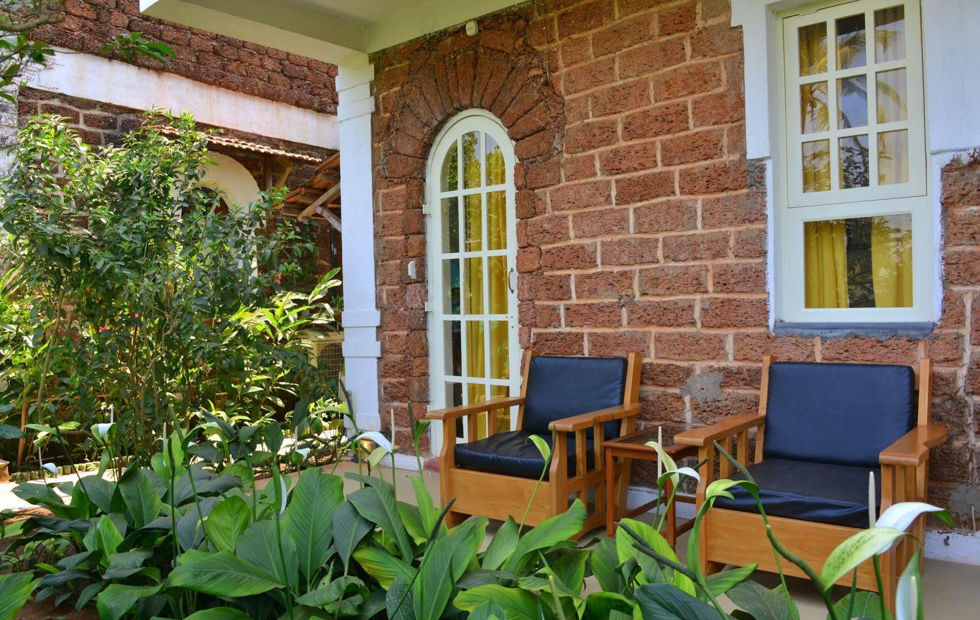 Cavala The Seaside Resort Baga Exterior photo